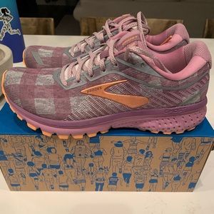 Brooks Ghost 12 Women’s size 8